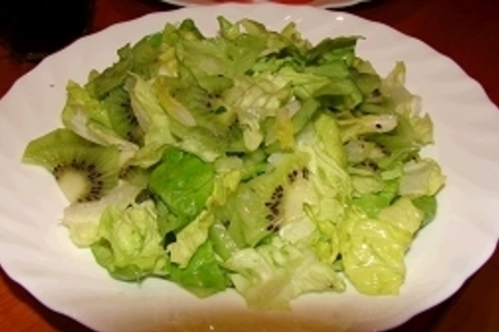 Зелёный салат с коньячным соусом