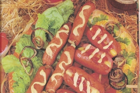 Фото к рецепту: Сосиски на шампурах и сардельки -барбекю