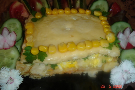 Фото к рецепту: "наполеон"закусочный с рыбной начинкой