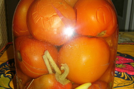 Фото к рецепту: Стерилизованные помидоры