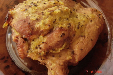 Фото к рецепту: Филе индейки в маринаде из киви (а-ля буженина)