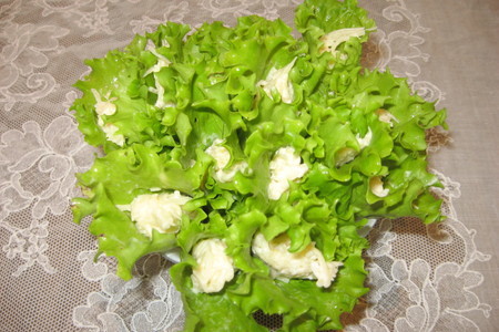 Фото к рецепту: Зелёный салат, фаршированный сыром