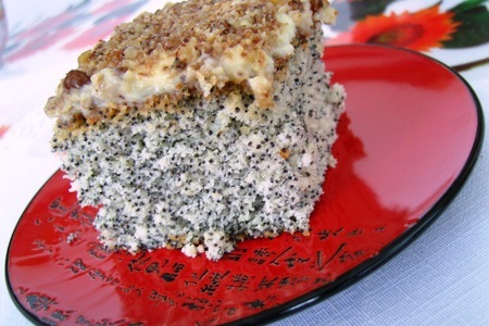 Фото к рецепту: Маковый пирог с кремом