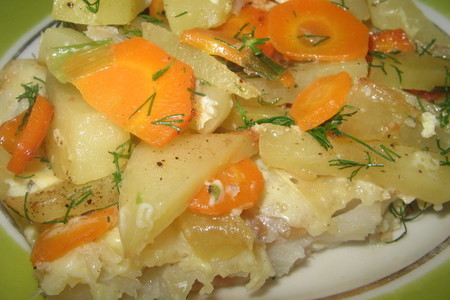 Фото к рецепту: Рыба с овощами запечённая в омлете