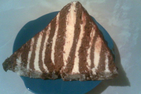 Фото к рецепту: Пирожное "шоколадная пирамида"