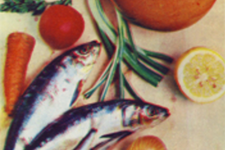 Фото к рецепту: Сардины, тушеные с овощами в горшочке.