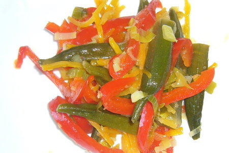 Фото к рецепту: Бамия с овощами