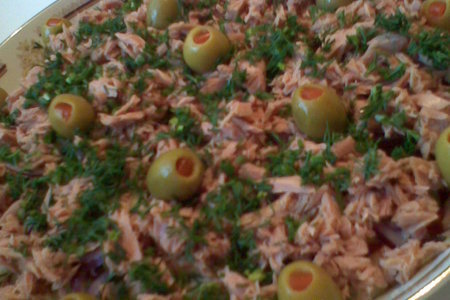 Фото к рецепту: Легкий салатик с тунцом
