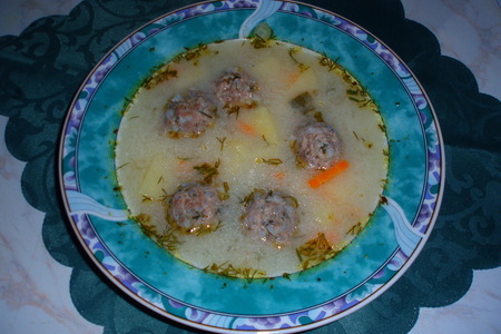 Фото к рецепту: Юварлакя-тефтелевый греческий суп