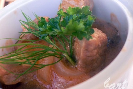 Фото к рецепту: Мясо жареное с лесными грибами в томатно-сливочном креме