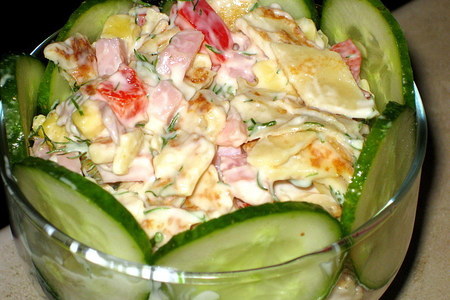 Фото к рецепту: Салат с блинами