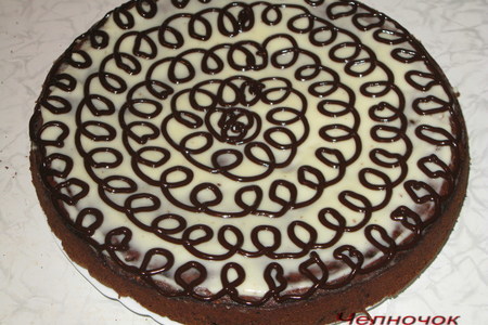 Фото к рецепту: Пирог картофельно-шоколадный с корицей