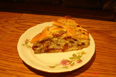 Фото к рецепту: Пирог со сливами