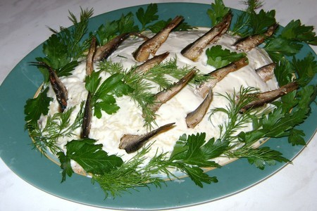 Фото к рецепту: Салат рыбки в пруду