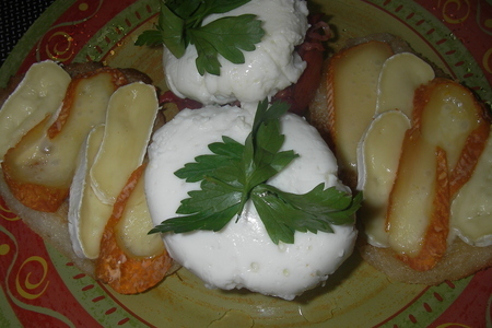 Фото к рецепту: Яйца-пашот в помидорах с французскими гренками