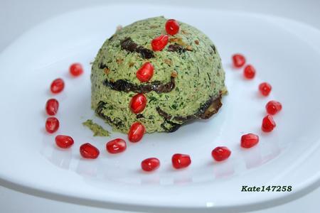 Фото к рецепту: Баклажановые мини-террины с орехами и зеленью.
