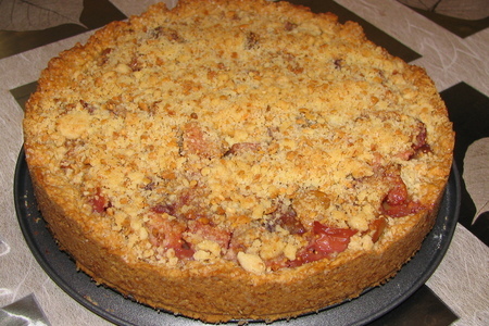 Фото к рецепту: Пирог с инжиром и яблоками.