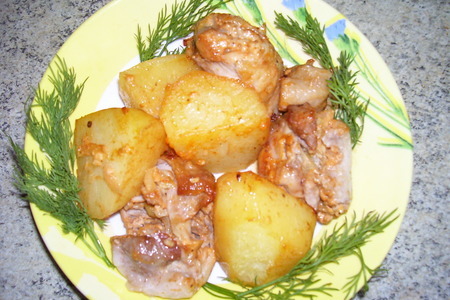 Фото к рецепту: Куриные бедрышки,фаршированные яблочком