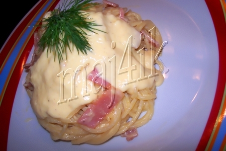 Фото к рецепту: Паста с ветчиной и яйцами (а-ля карбонара)