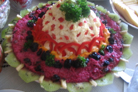 Фото к рецепту: Салат " шапка мономаха"