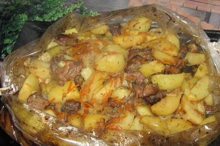 Фото к рецепту: Мясо с овощами в рукаве