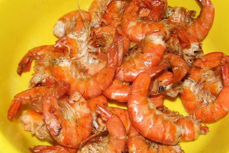 Фото к рецепту: Креветки, приготовленные на открытом огне