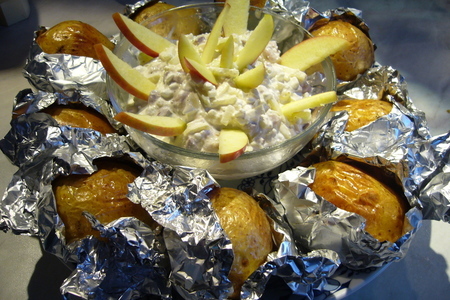 Фото к рецепту: Селедочные дипы к печеной картошке