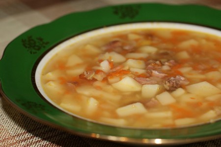 Фото к рецепту: Суп гороховый с копченостями