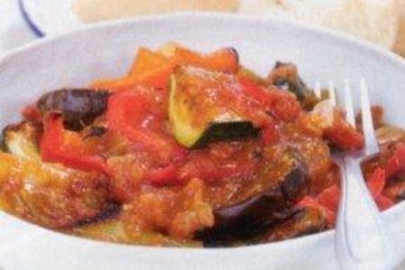 Фото к рецепту: Рататуй с томатным соусом