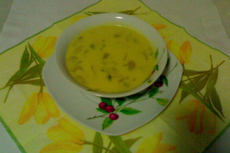 Фото к рецепту: Нежный грибной крем-суп (желтенький)