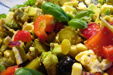 Фото к рецепту: Зимний  салат с авoкадо „больше крaсок“