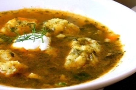 Фото к рецепту: Шпинатовый суп с укропными клёцками
