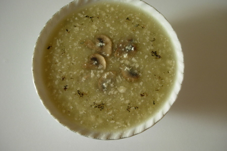 Фото к рецепту: Суп-пюре с грибами «первый снег».