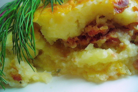 Фото к рецепту: Картофельная запеканка с мясом и грибами.