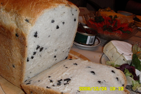 Фото к рецепту: Хлеб с маслинами /для хлебопечки/
