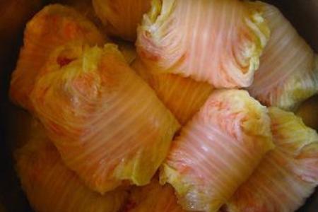 Фото к рецепту: Голубцы из китайской капусты