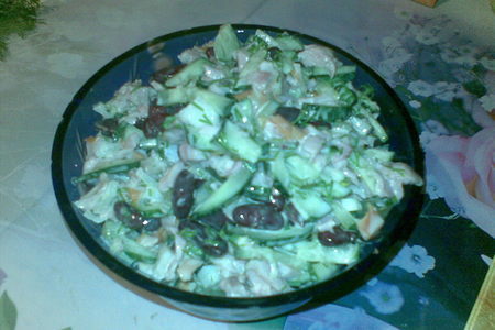 Фото к рецепту: Салат с копченым окорочком