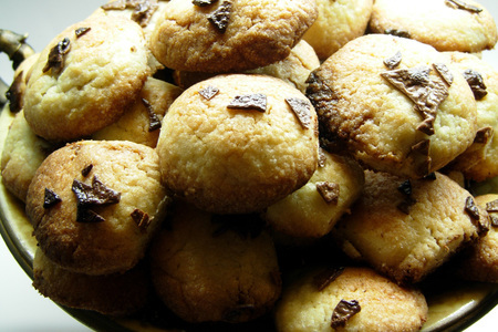 Фото к рецепту: Печенье с ореховой начинкой