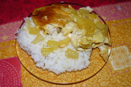 Фото к рецепту: Курочка с карри и ананасами