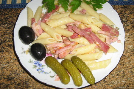 Фото к рецепту: Макароны с окороком и сыром