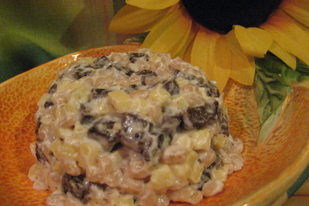 Фото к рецепту: Фасолевый салат с хлебом