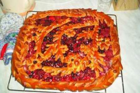 Фото к рецепту: Открытый пирог с ягодами