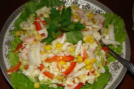 Фото к рецепту: Салат "овощной с креветками"