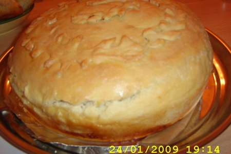 Фото к рецепту: Пирог с мясом и картошкой.