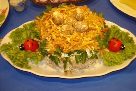 Фото к рецепту: Салат глухариное гнездо