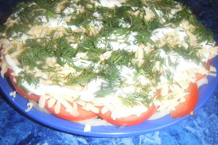 Фото к рецепту: Салатик из сельди- незамысловатый,быстрый и вкусный