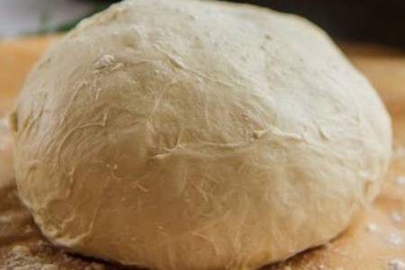 Фото к рецепту: Тесто для пирогов для хлебопечки