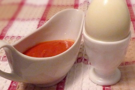 Фото к рецепту: Пряный томатный соус с анчоусами