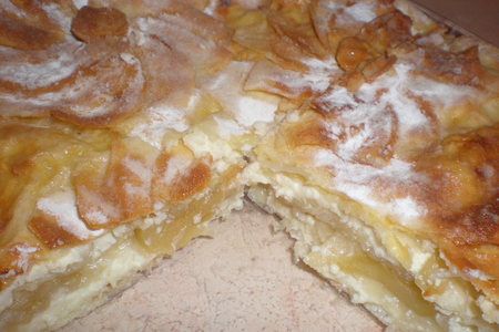 Фото к рецепту: Пирог творожно-яблочный из лаваша