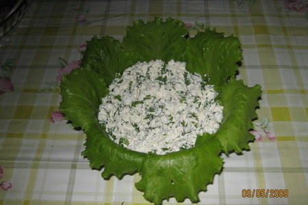 Фото к рецепту: Салат "снег на траве"